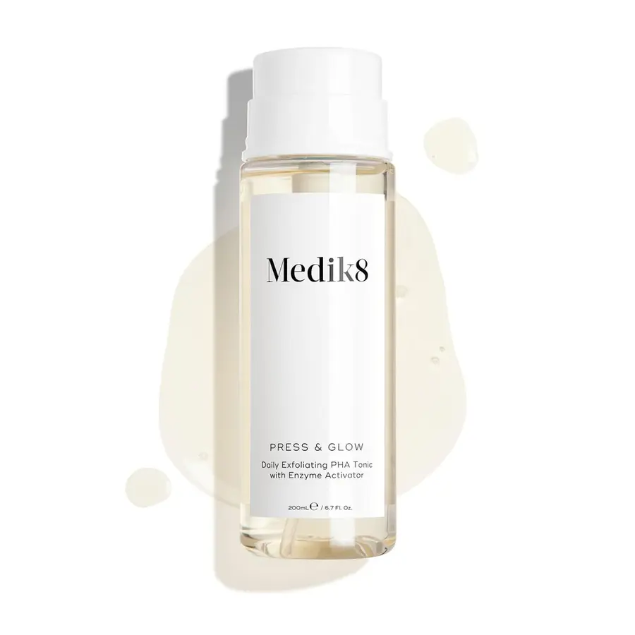 Medik8 tonico exfoliante diario con PHA press and glow